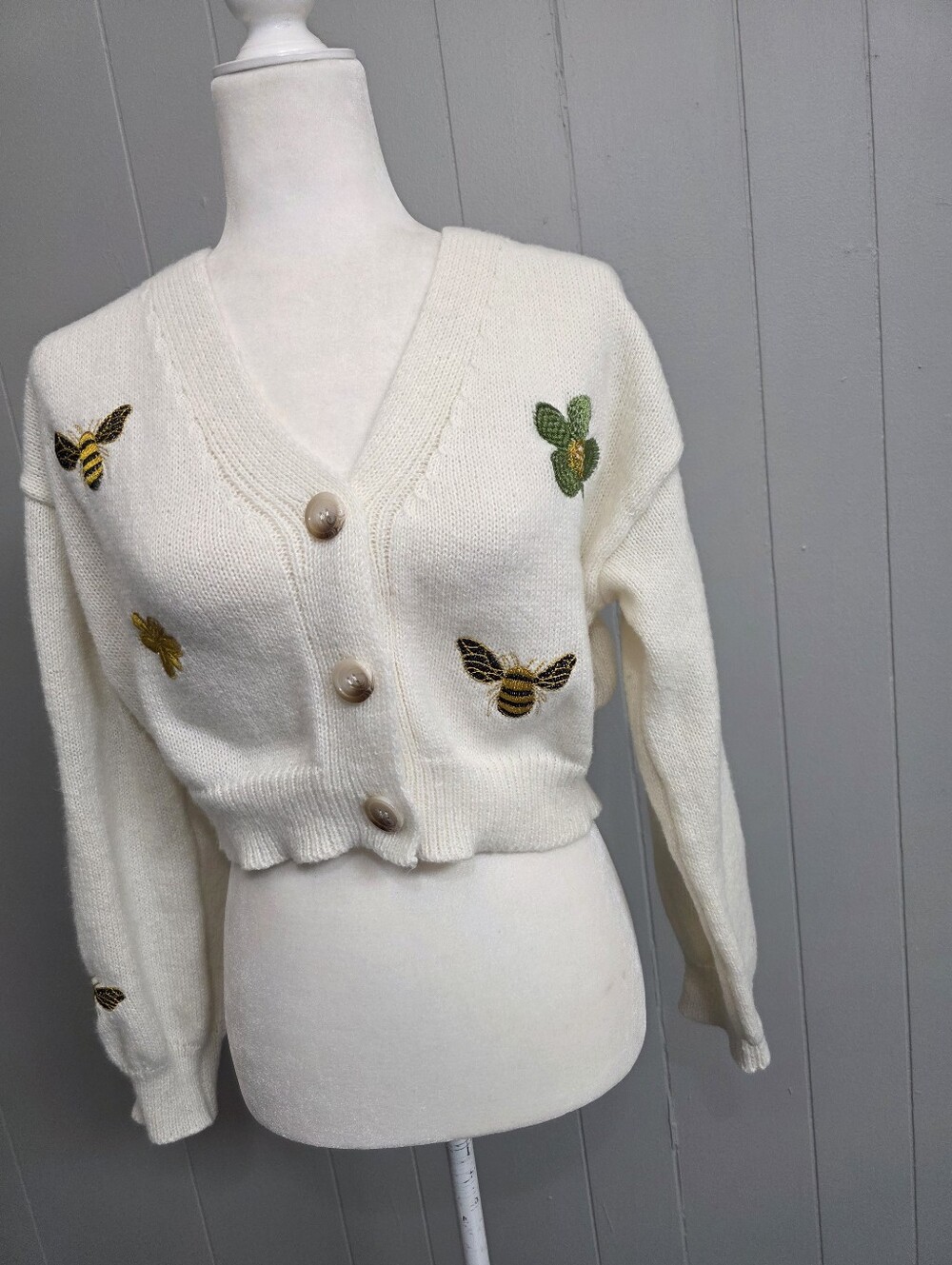 ROMWE White & Cream Bee And Flower Cardigan Size M - Picture 3 of 9